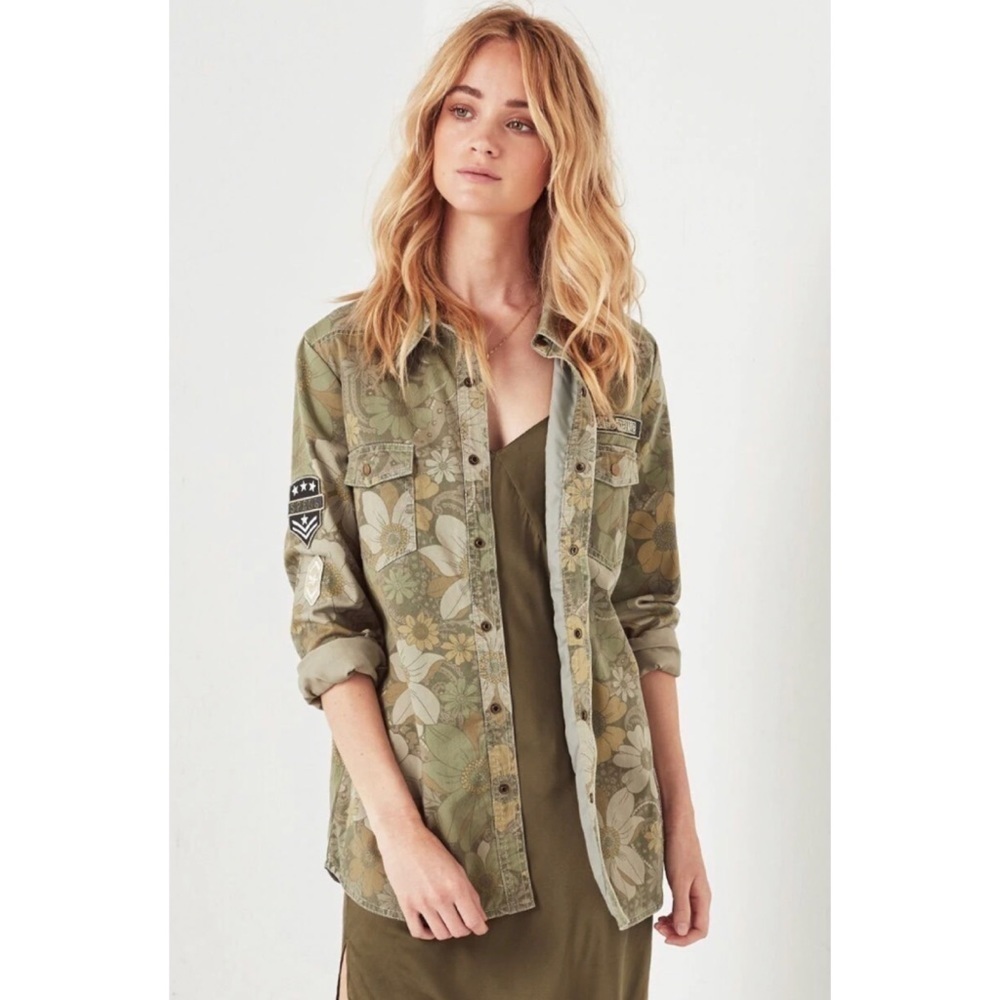 NWT Spell & The Gypsy Eden Camo Embroidered floral Patches Jacket S - Picture 16 of 16